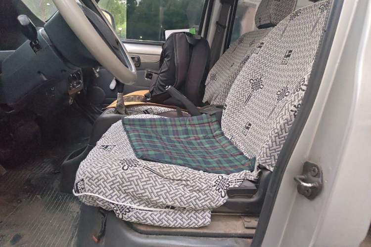Used Wuling Rongguang 2012 1.5L Extended Basic Version Left Front Seat