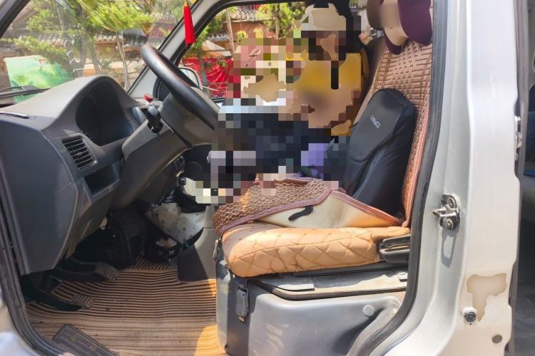 Used Wuling Rongguang 2012 1.5L Extended Basic Version Left Front Seat