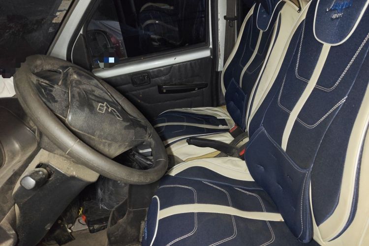 Used Wuling Rongguang 2012 1.2L Extended Basic Version LJY Left Front Seat
