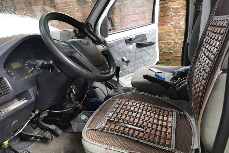 Used Wuling Rongguang 2012 1.5L Extended Standard Version Left Front Seat