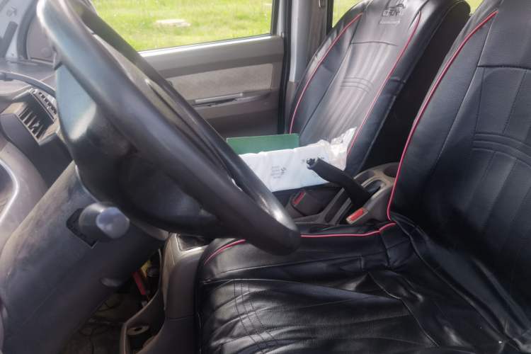 Used Wuling Rongguang 2012 1.5L Extended Basic Version Left Front Seat