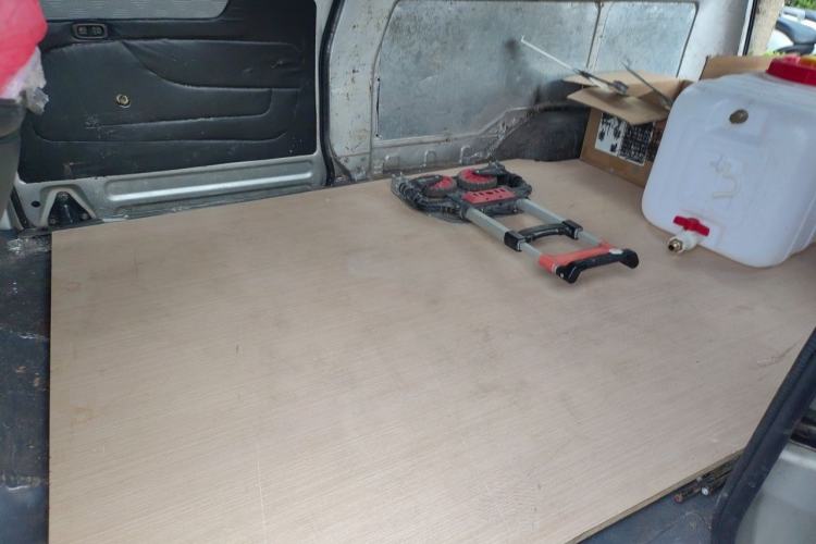 Used Wuling Rongguang 2012 1.5L Extended Basic Version Left Rear Seat