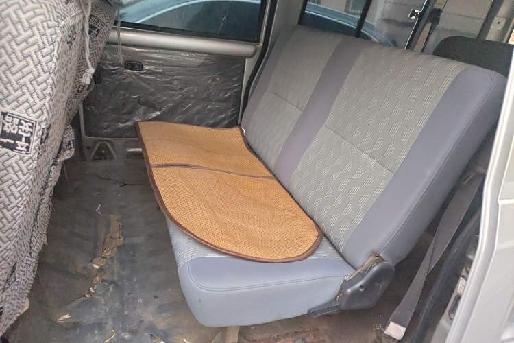 Used Wuling Rongguang 2012 1.5L Extended Basic Version Left Rear Seat