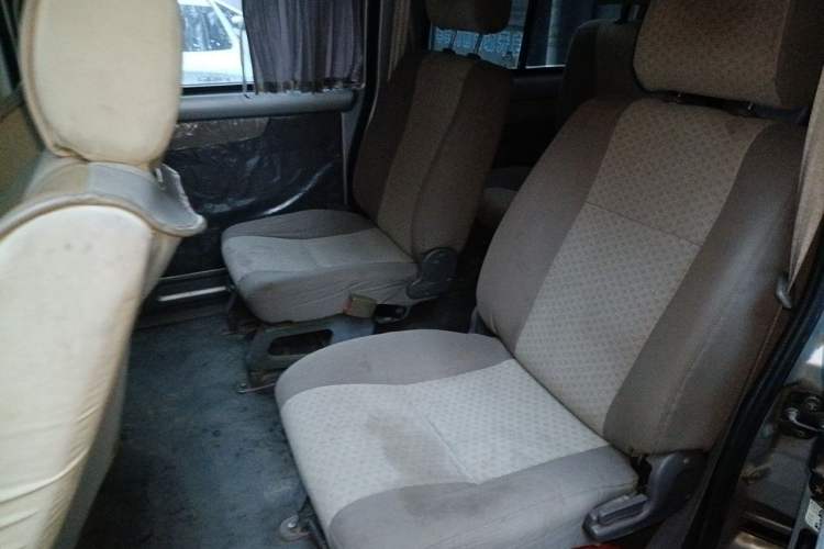 Used Wuling Rongguang 2012 1.5L Extended Basic Version Left Rear Seat