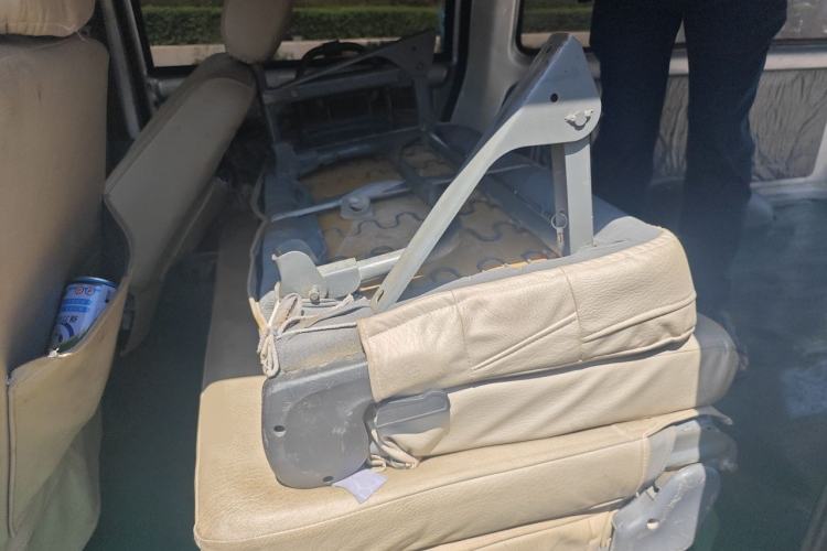 Used Wuling Rongguang 2012 1.5L Extended Basic Version Left Rear Seat