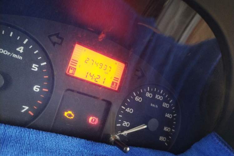 Used Wuling Rongguang 2012 1.5L Extended Basic Version Odometer Close Up