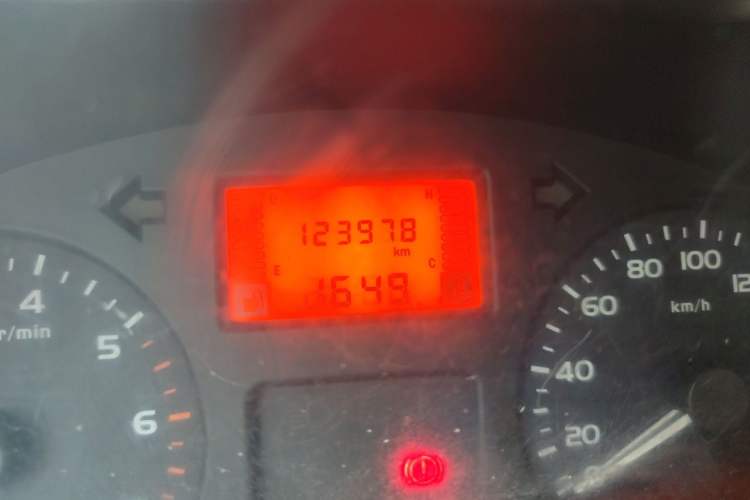 Used Wuling Rongguang 2012 1.5L Extended Standard Version Odometer Close Up