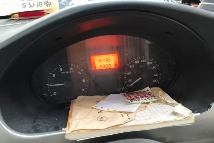 Used Wuling Rongguang 2012 1.2L Extended Standard Version LJY Odometer Close Up