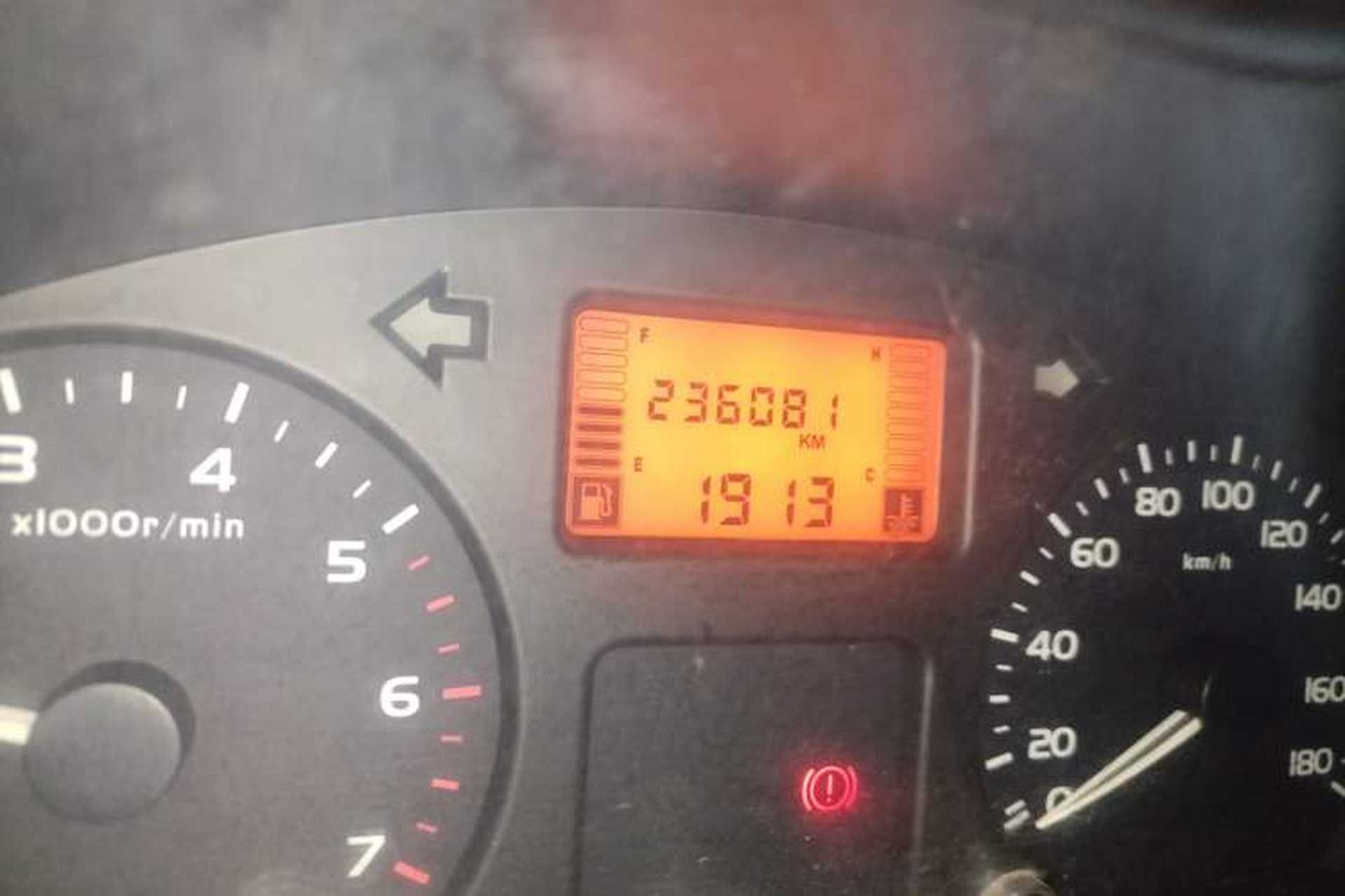 Used Wuling Rongguang 2012 1.2L Extended Basic Version LJY Odometer Close Up