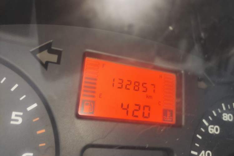 Used Wuling Rongguang 2012 1.2L Extended Basic Version LJY Odometer Close Up