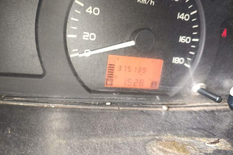 Used Wuling Rongguang 2012 1.5L Extended Standard Version Odometer Close Up