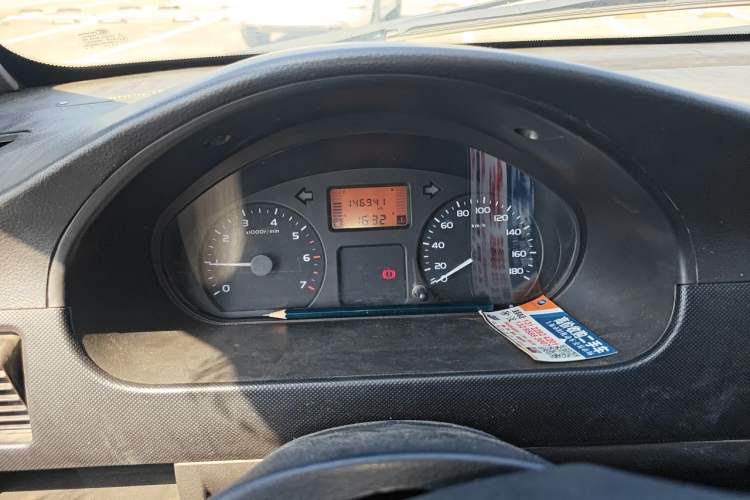 Used Wuling Rongguang 2012 1.2L Extended Basic Version LJY Odometer Close Up