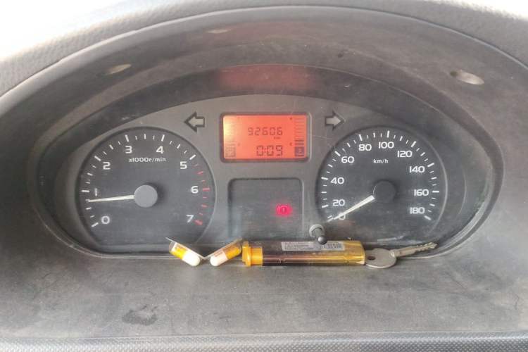 Used Wuling Rongguang 2012 1.5L Extended Basic Version Odometer Close Up