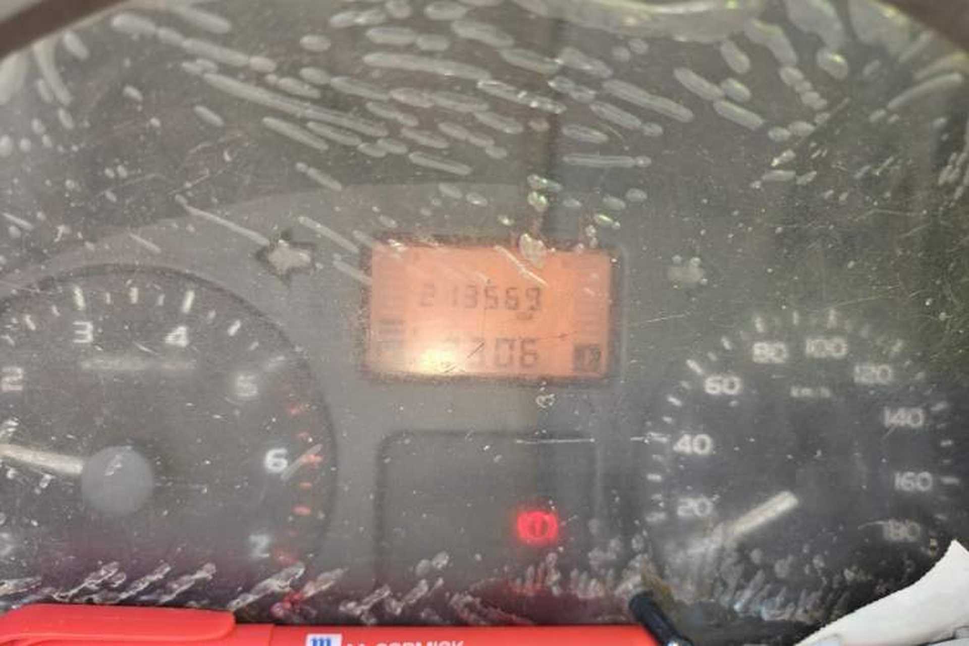Used Wuling Rongguang 2012 1.2L Extended Basic Version LJY Odometer Close Up