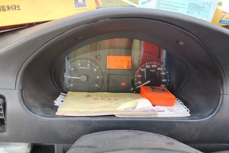 Used Wuling Rongguang 2012 1.2L Extended Basic Version LJY Odometer Close Up