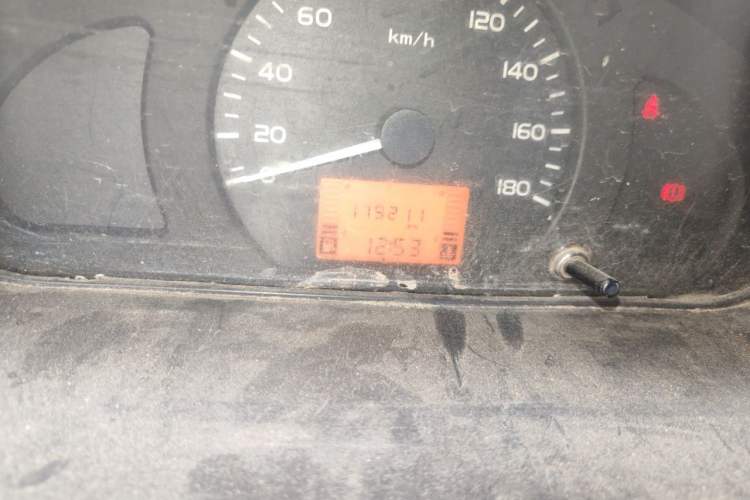 Used Wuling Rongguang 2012 1.5L Extended Basic Version Odometer Close Up