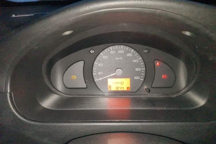 Used Wuling Rongguang 2012 1.5L Extended Basic Version Odometer Close Up
