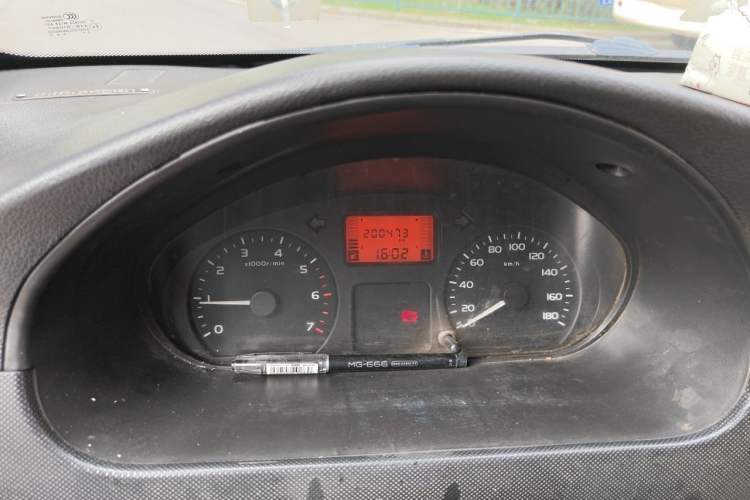 Used Wuling Rongguang 2012 1.5L Extended Basic Version Odometer Close Up