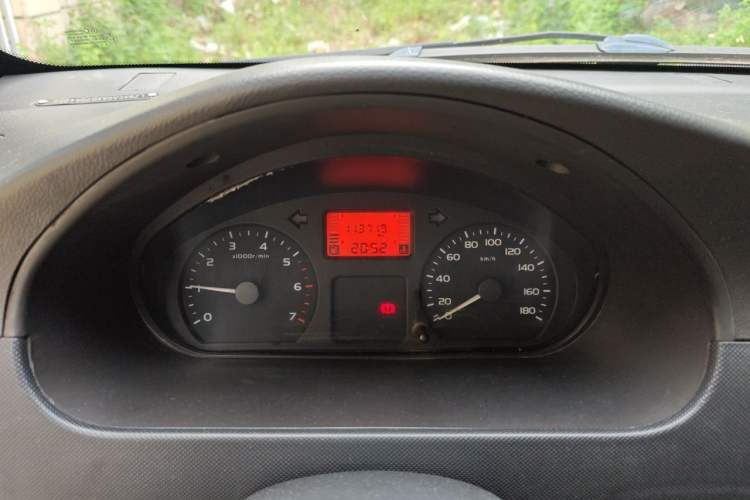 Used Wuling Rongguang 2012 1.5L Extended Basic Version Odometer Close Up