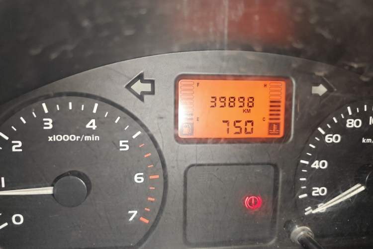 Used Wuling Rongguang 2012 1.2L Extended Basic Version LJY Odometer Close Up