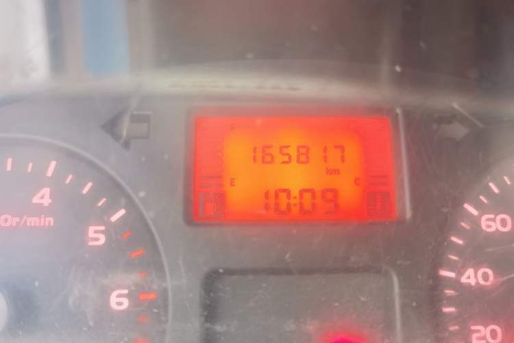 Used Wuling Rongguang 2012 1.5L Extended Basic Version Odometer Close Up