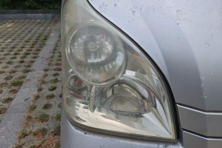 Used Wuling Rongguang 2012 1.5L Extended Standard Version Right Front Headlight