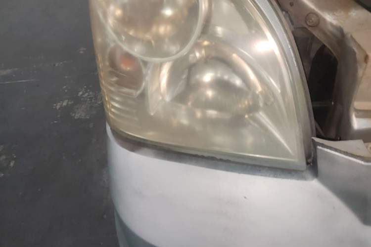 Used Wuling Rongguang 2012 1.5L Extended Basic Version Right Front Headlight