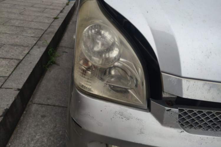 Used Wuling Rongguang 2012 1.5L Extended Standard Version Right Front Headlight