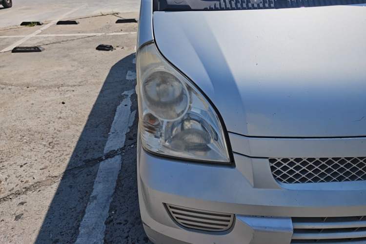 Used Wuling Rongguang 2012 1.2L Extended Basic Version LJY Right Front Headlight