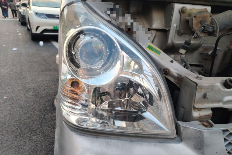 Used Wuling Rongguang 2012 1.2L Extended Standard Version LJY Right Front Headlight