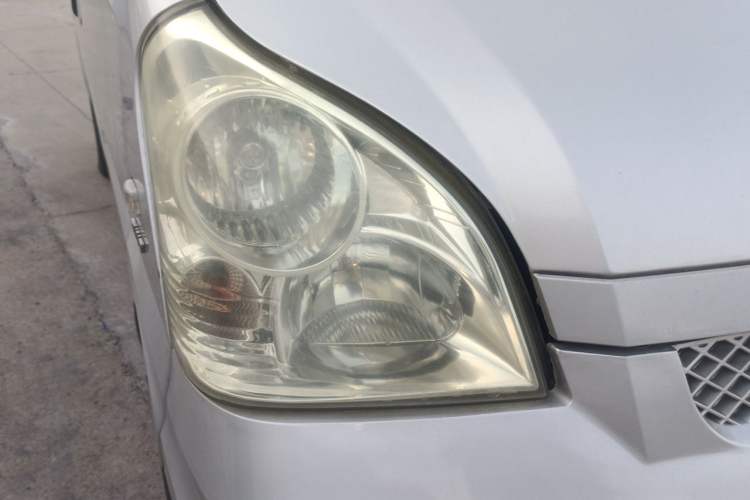 Used Wuling Rongguang 2012 1.5L Extended Basic Version Right Front Headlight