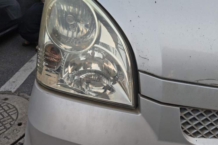 Used Wuling Rongguang 2012 1.5L Extended Basic Version Right Front Headlight