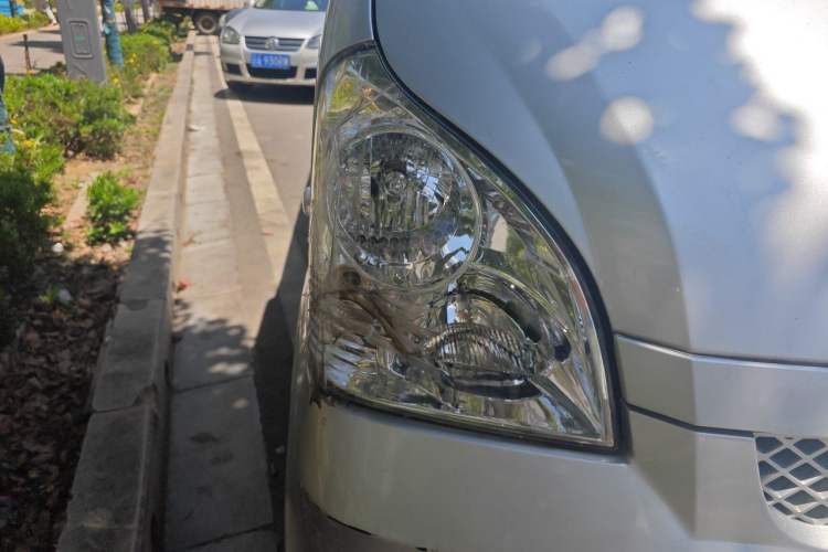 Used Wuling Rongguang 2012 1.5L Extended Basic Version Right Front Headlight