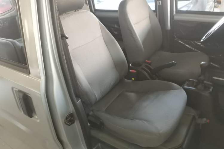 Used Wuling Rongguang 2012 1.5L Extended Basic Version Right Front Seat