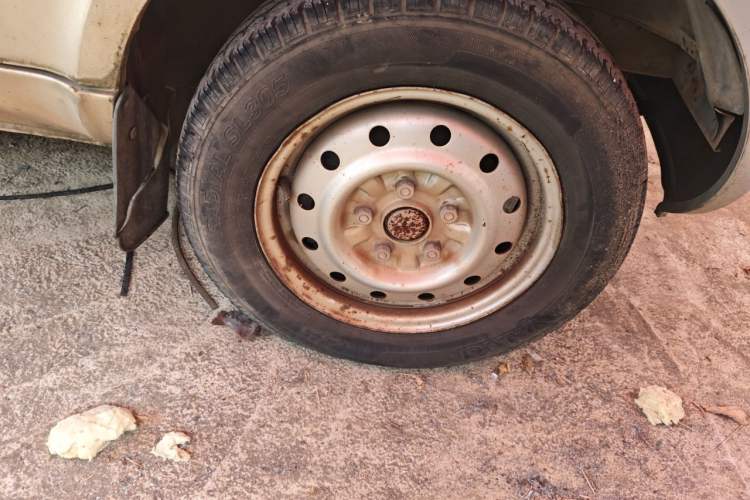 Used Wuling Rongguang 2012 1.2L Extended Basic Version LJY Right Front Wheel Hub