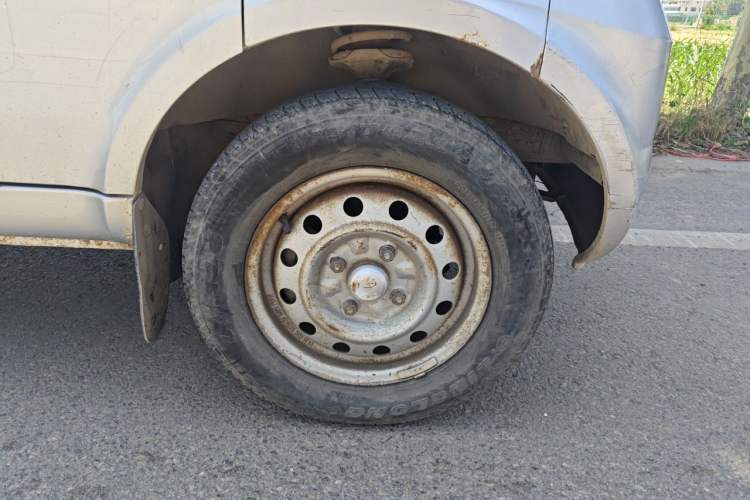 Used Wuling Rongguang  Right Front Wheel Hub