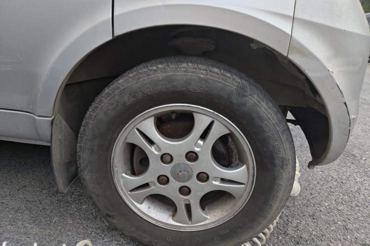 Used Wuling Rongguang 2012 1.5L Extended Basic Version Right Front Wheel Hub