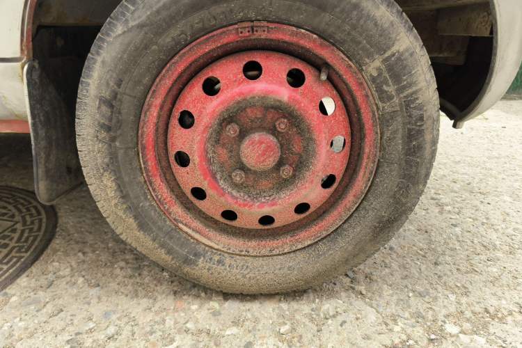 Used Wuling Rongguang 2012 1.2L Extended Basic Version LJY Right Front Wheel Hub