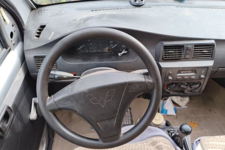 Used Wuling Rongguang 2012 1.2L Extended Basic Version LJY Steering Wheel