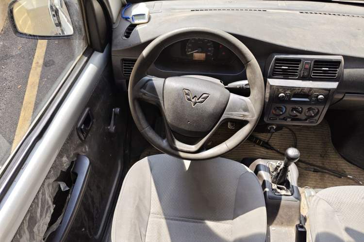 Used Wuling Rongguang 2012 1.2L Extended Basic Version LJY Steering Wheel
