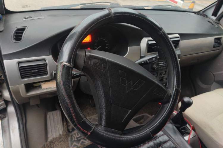 Used Wuling Rongguang 2012 1.2L Extended Basic Version LJY Steering Wheel