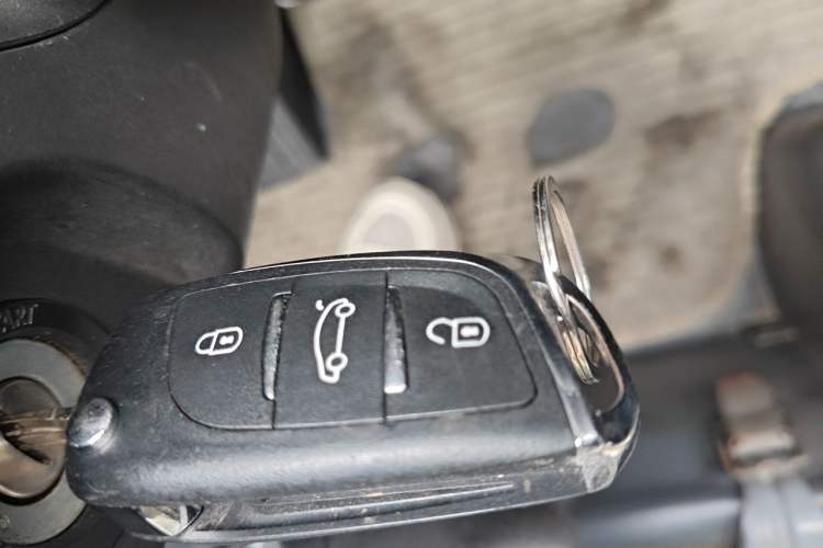 Used Wuling Rongguang 2012 1.5L Extended Standard Version Vehicle Key