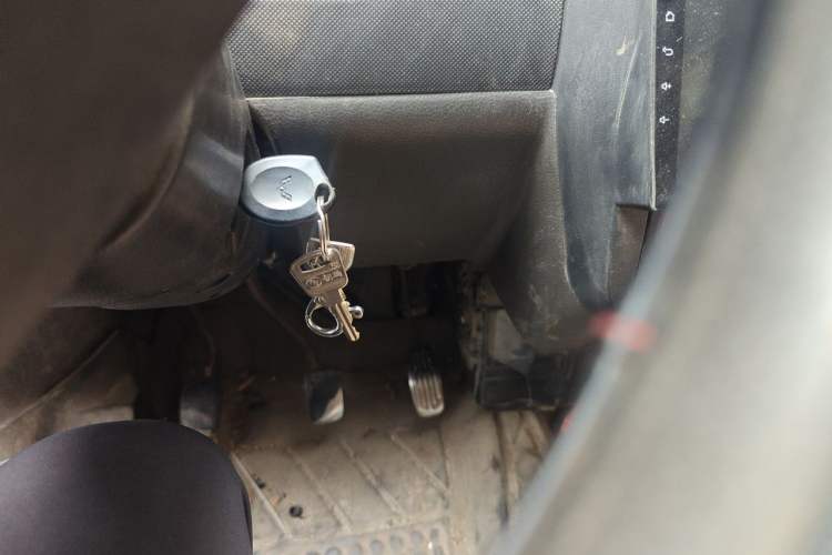 Used Wuling Rongguang 2012 1.2L Extended Basic Version LJY Vehicle Key