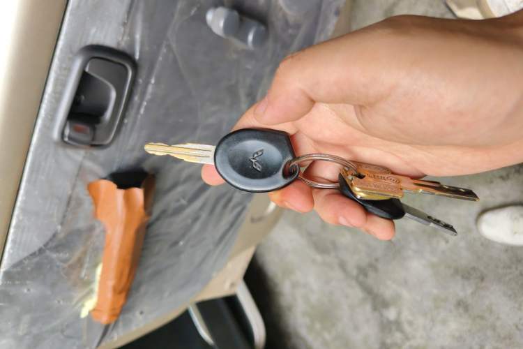 Used Wuling Rongguang 2012 1.2L Extended Basic Version LJY Vehicle Key