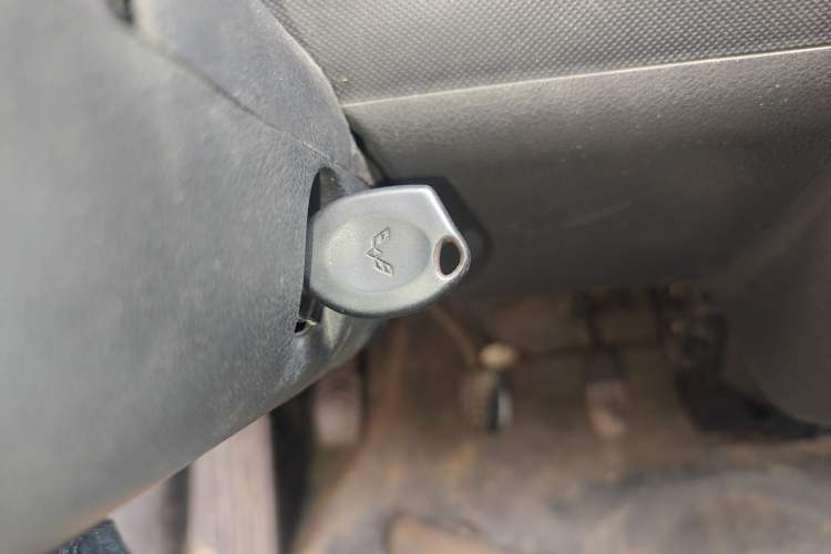 Used Wuling Rongguang 2012 1.2L Extended Basic Version LJY Vehicle Key