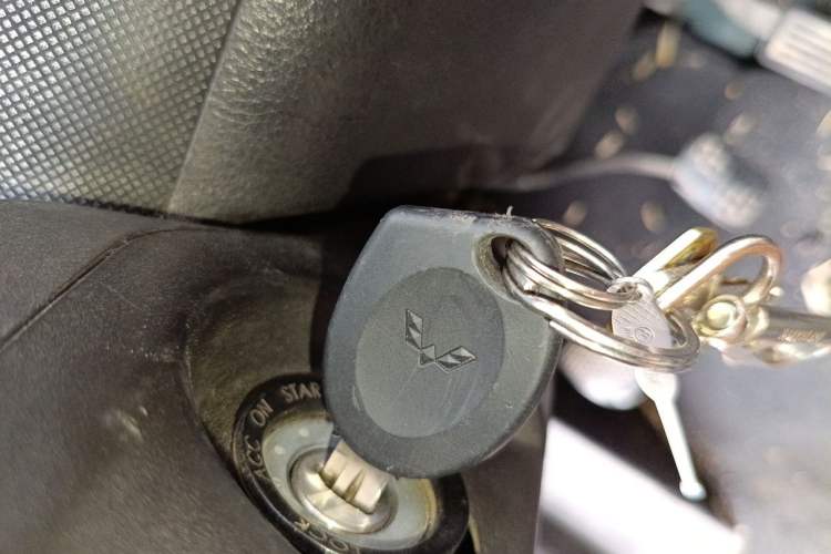 Used Wuling Rongguang 2012 1.5L Extended Standard Version Vehicle Key
