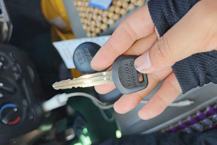 Used Wuling Rongguang 2012 1.2L Extended Basic Version LJY Vehicle Key