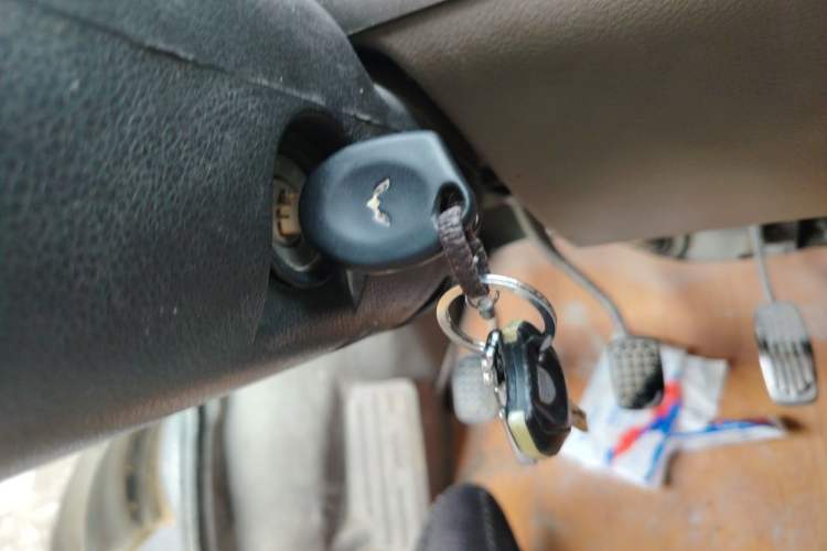 Used Wuling Rongguang 2012 1.2L Extended Standard Version LJY Vehicle Key