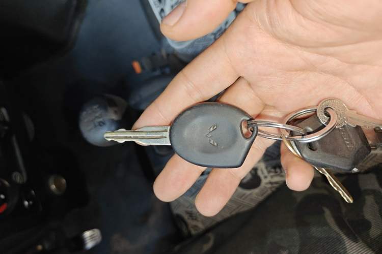 Used Wuling Rongguang 2012 1.2L Extended Basic Version LJY Vehicle Key