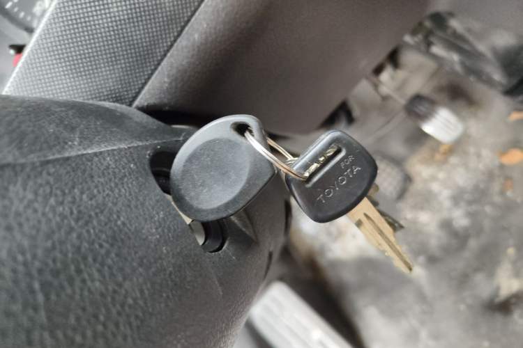 Used Wuling Rongguang 2012 1.2L Extended Basic Version LJY Vehicle Key
